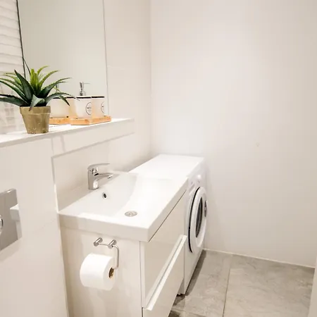 Apartment Two Bedroom Within Puerto Banus Marina Marbella